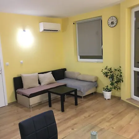 Apartment Tvarditza *