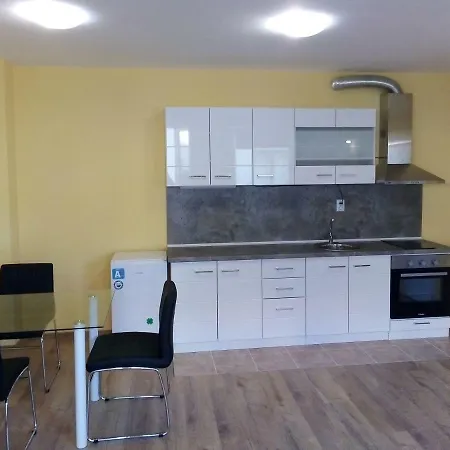 Appartement Tvarditza *