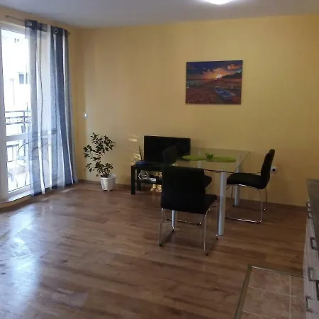 Appartement Tvarditza