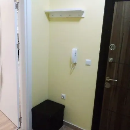 Appartement Tvarditza *